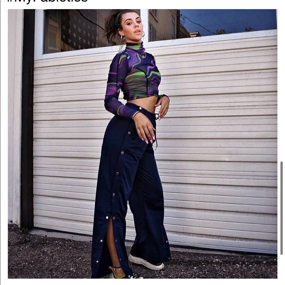 Fabletics Felicity Mesh Top - Picture 4 of 4